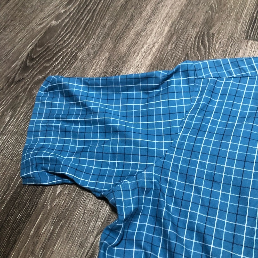 L.L. Bean Wrinkle Free Traditional Fit Short Sleeve Button Down Shirt Blue Plaid - Picture 4 of 9